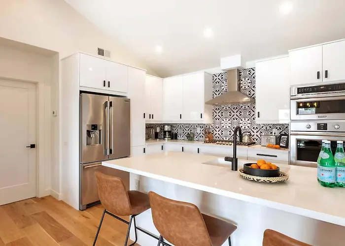 Holiday home Pool & Spa, Fire Pit, Bbq, Walk To Old Town *