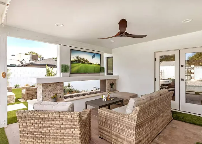 Pool & Spa, Fire Pit, Bbq, Walk To Old Town Holiday home