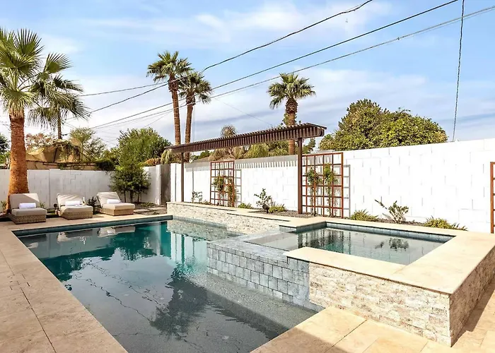Pool & Spa, Fire Pit, Bbq, Walk To Old Town