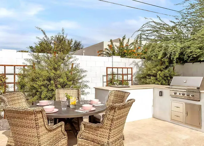 Pool & Spa, Fire Pit, Bbq, Walk To Old Town