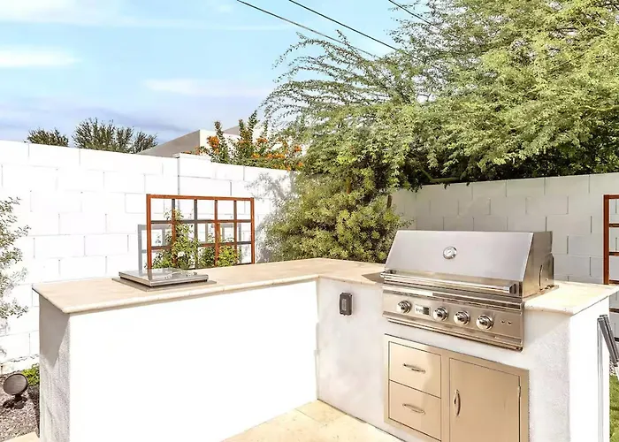 Holiday home Pool & Spa, Fire Pit, Bbq, Walk To Old Town Scottsdale