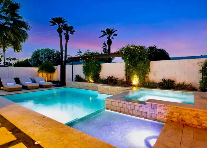 Pool & Spa, Fire Pit, Bbq, Walk To Old Town Holiday home
