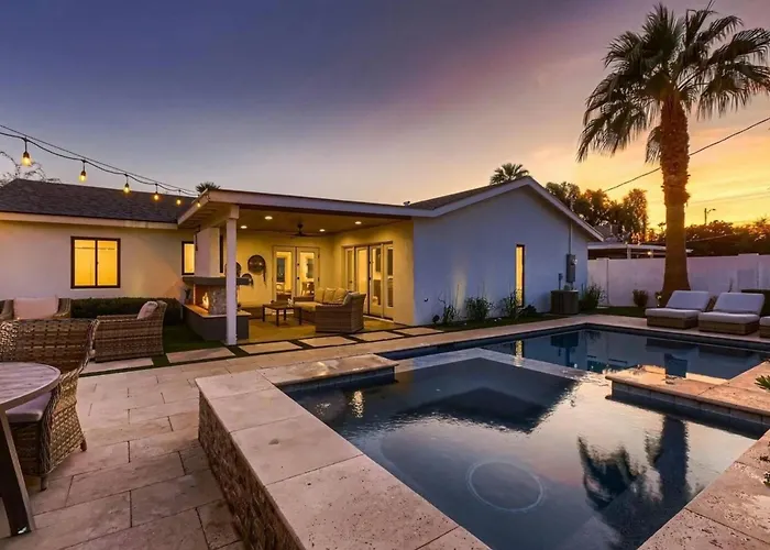 Pool & Spa, Fire Pit, Bbq, Walk To Old Town Holiday home *